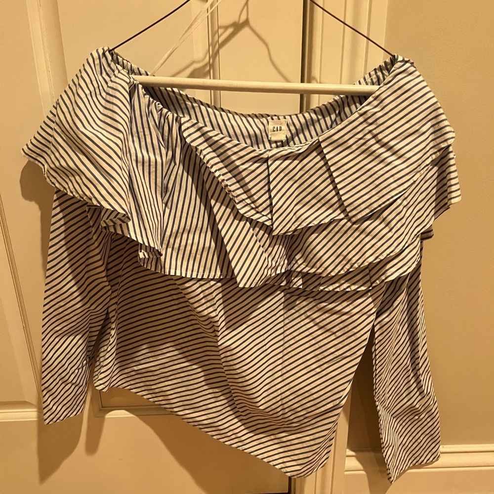Gap size small off the shoulder top